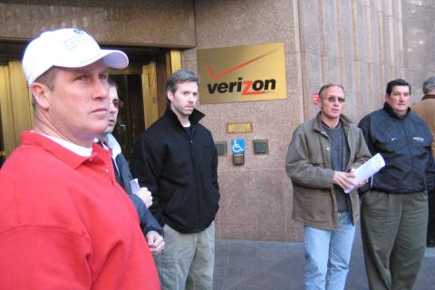 Verizon engineers with Steve Smith and Gerry Leary
